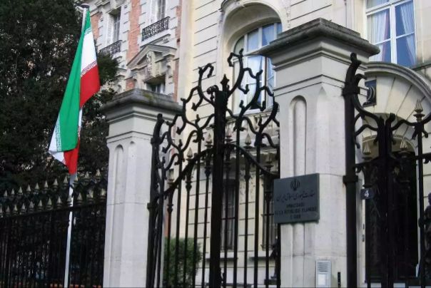یک مرد در فرانسه به اتهام آتش زدن سفارت ایران دستگیر شد