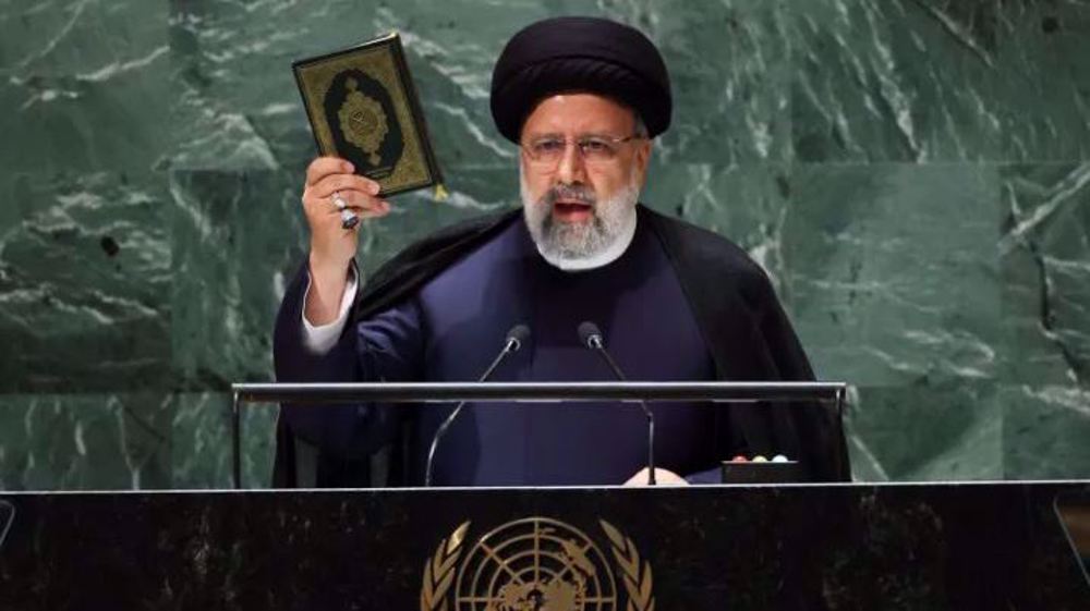 رئيسي: إيران لن تتنازل عن حقها في الحصول على طاقة نووية للأغراض السلمية