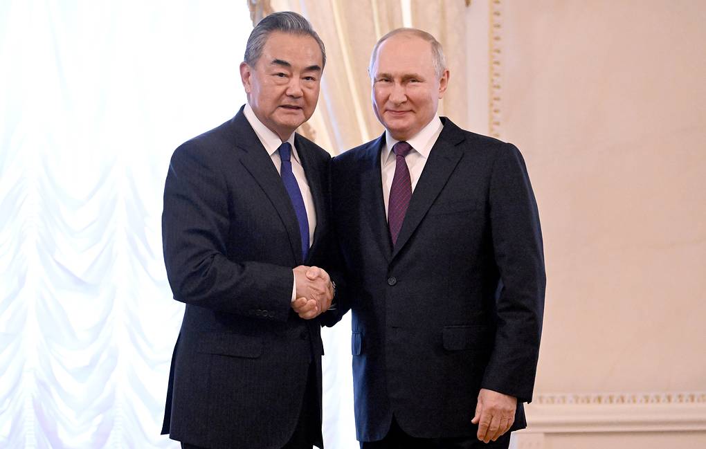 Putin and Wang Yi will meet in St. Petersburg