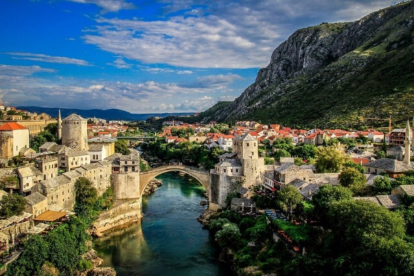 تلاش آمریکا برای نفوذ فرهنگی در بوسنی و هرزگوین