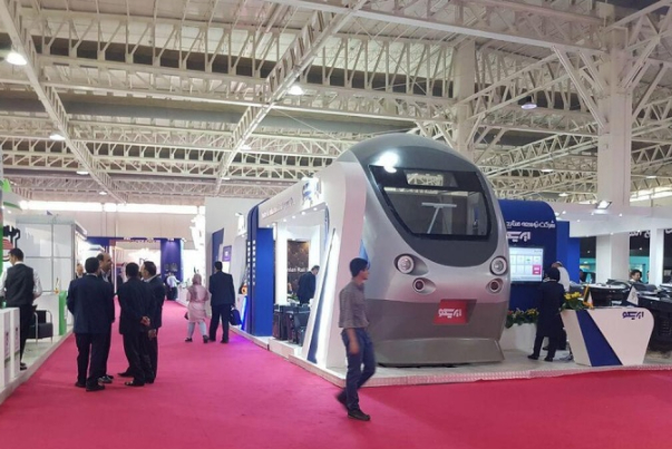 Открытие Международной выставки железнодорожного транспорта в Тегеране