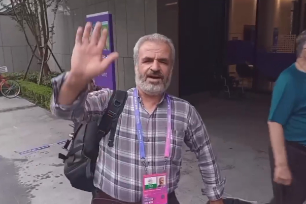 پدر معنوی از کاروان ورزشی ایران جدا شد+ فیلم