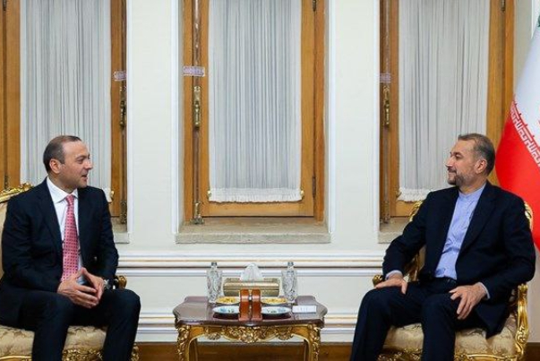 Глава МИД Ирана и высокопоставленный сотрудник CБ Армении обсудили связи на Кавказе