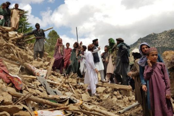 500 قتيل جراء الزلزال المدمر في افغانستان