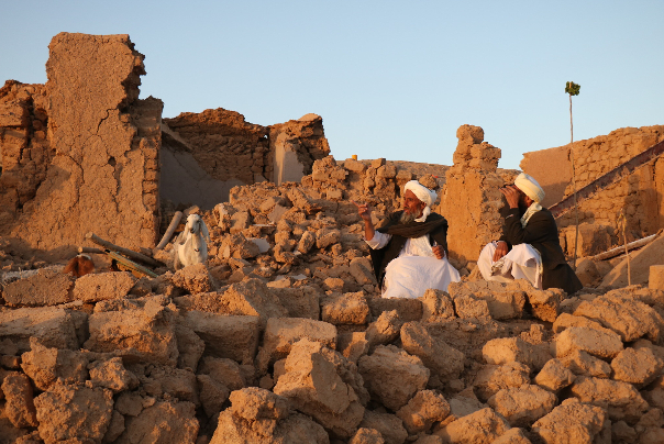 Снимки руин землетрясения магнитудой 6,3 в Афганистане