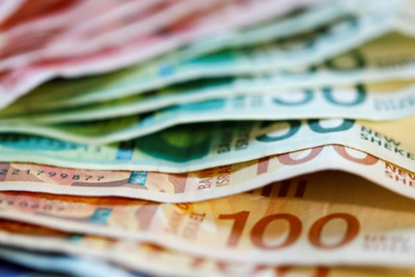 الشيكل يواصل انهياره مع استمرار تدمير الحرب للاقتصاد الإسرائيلي