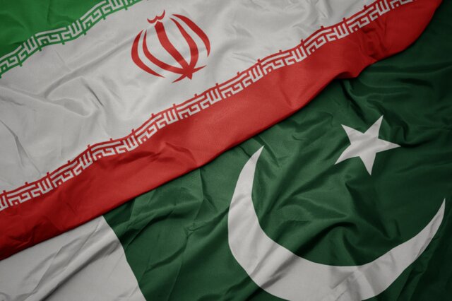 Iran and Pakistan determined to deepen trade ties in private sector