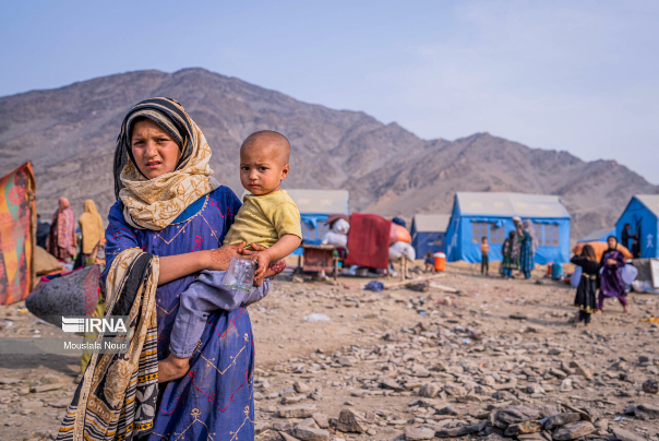گزارش تصویری | کمپ مهاجران افغانستانی در منطقه مرزی تورخم