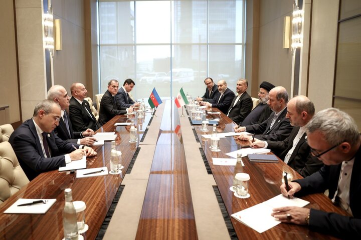 Iranian president hold meeting with his Azeri counterpart in Uzbekistan