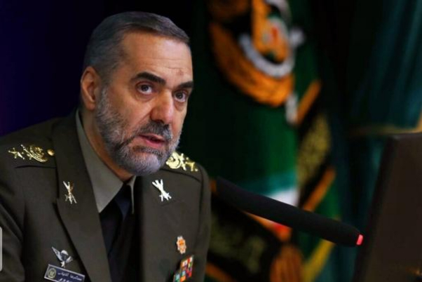 وزير الدفاع : الجمهورية الاسلامية لديها كلمة الفصل في المنطقة