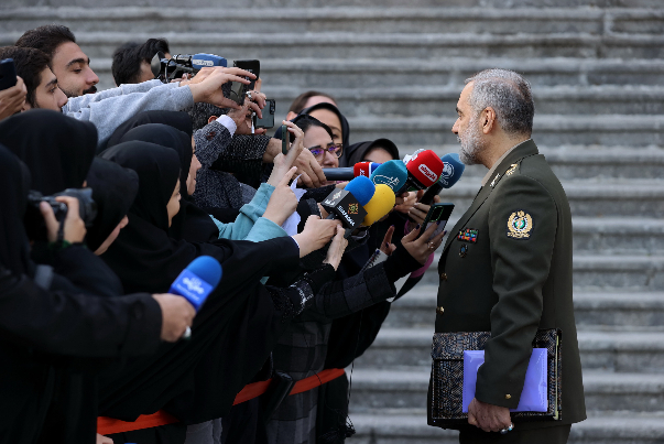 امیر آشتیانی: وزارت دفاع ساخت بالگرد بومی را آغاز کرده است