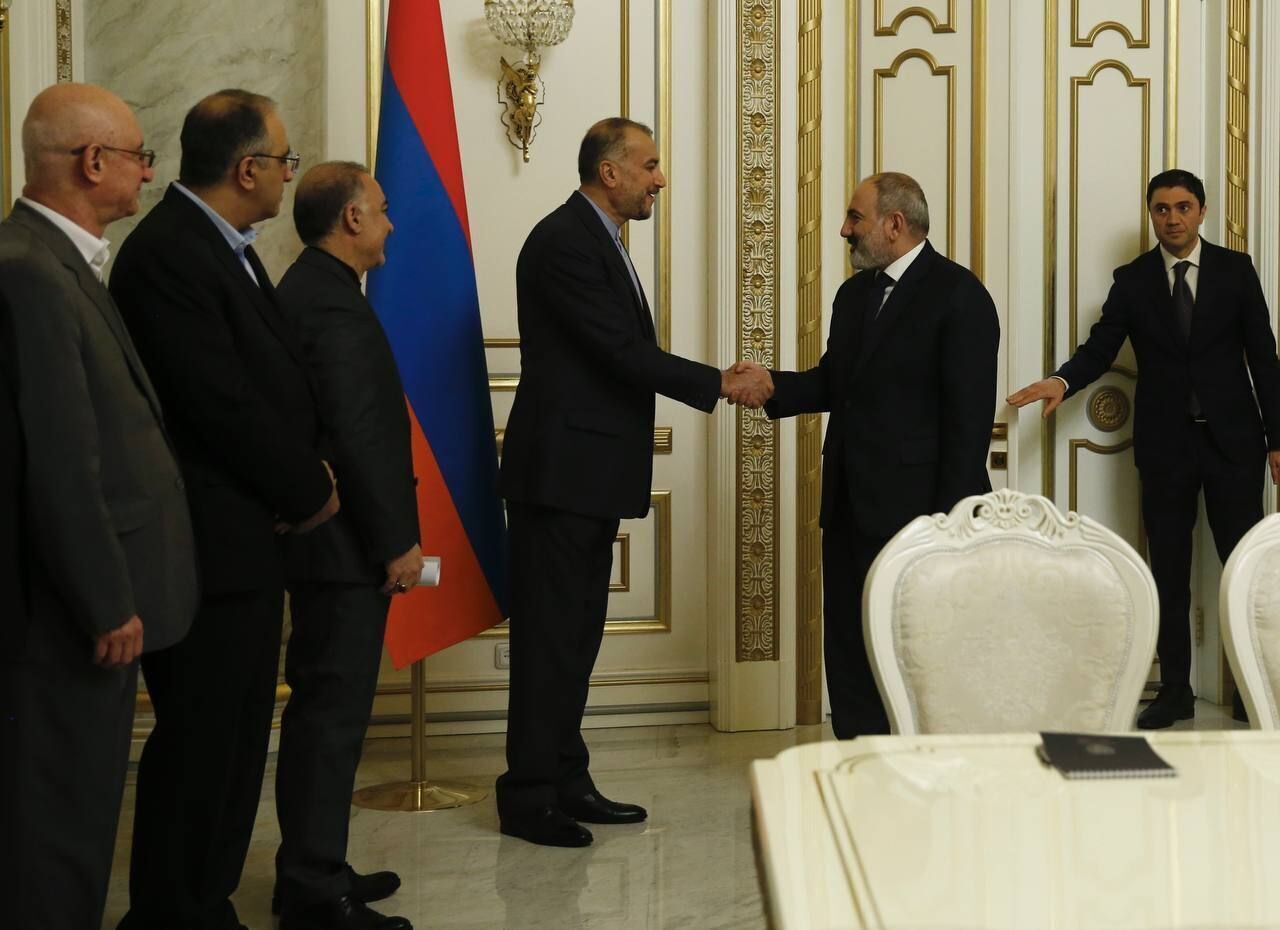 Iranian's FM meetings with high officials of Armenia in his trip to the country