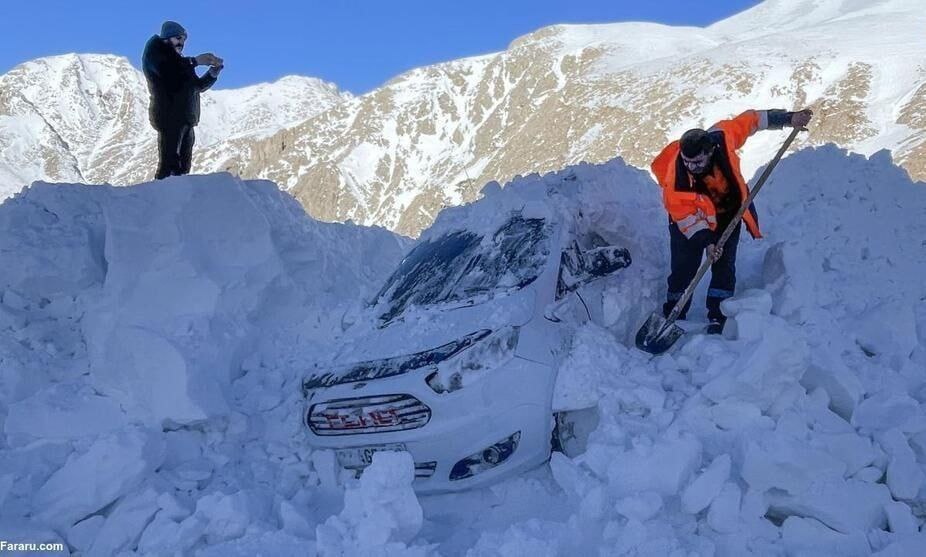 سه متر برف در ترکیه؛ جاده نزدیک مرز ایران مسدود شد +عکس