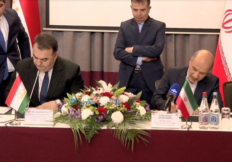 Iran and Tajikistan ink 2 trade cooperation documents