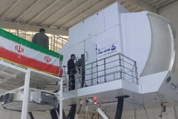 الجيش الايراني يزيح الستار عن أحدث جهاز محاكاة للمروحية AB_212