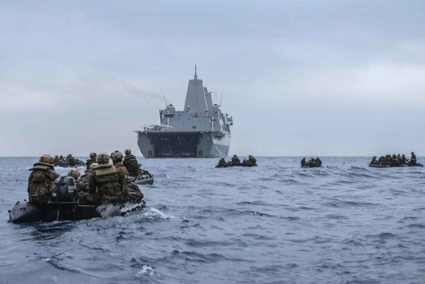 افزایش ابهامات در مورد علت مفقود شدن دو تفنگدار دریایی آمریکا در خلیج عدن