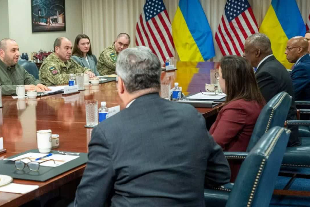 نشست حامیان کی‌یف در پنتاگون؛ واشنگتن پول بیشتری برای کمک به اوکراین در اختیار ندارد