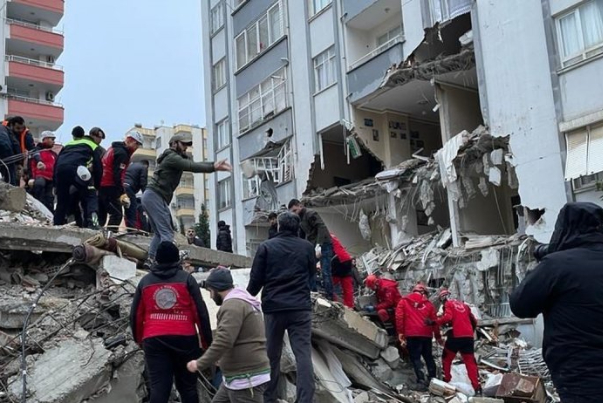 زلزله 5.1 ریشتری ازمیر ترکیه را لرزاند