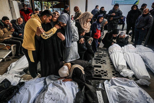 استشهاد 8 فلسطينيين خلال قصف صهيوني على رفح ودير البلح