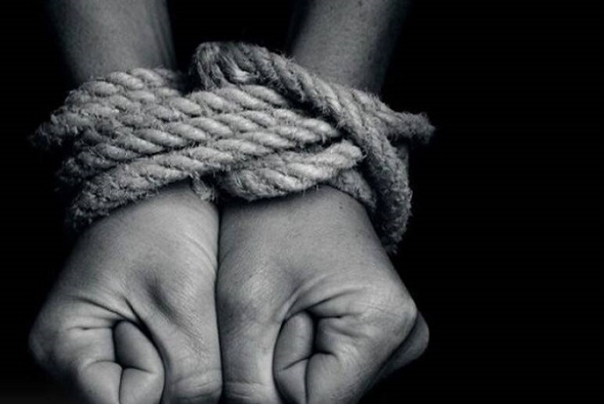 گروگانگیری دانش‌آموز 14 ساله سر ماجرای ناموسی