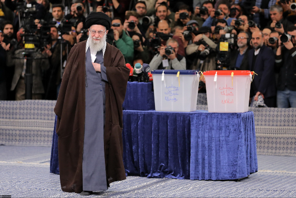 Лидер революции проголосовал; Взоры всего мира прикованы к выборам в Иране