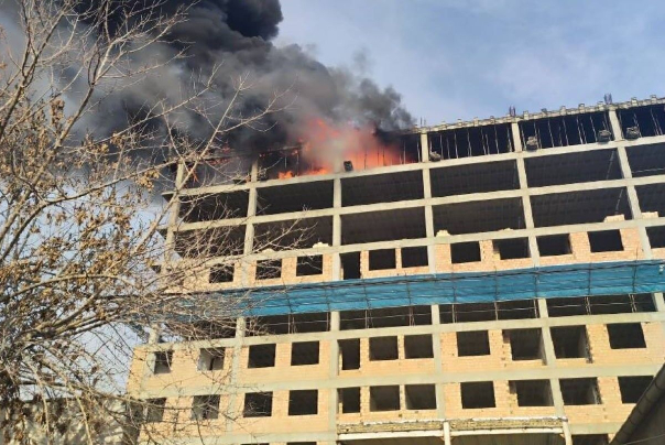 حریق مجتمع 10 طبقه در حال ساخت در محله شهید بهشتی شهرری +عکس