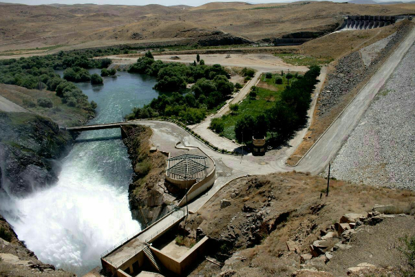 رهاسازی آب 2 سد در دریاچه ارومیه