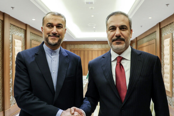 عبداللهيان يؤكد على تفعيل اللجان المشتركة للتعاون بين ايران وتركيا