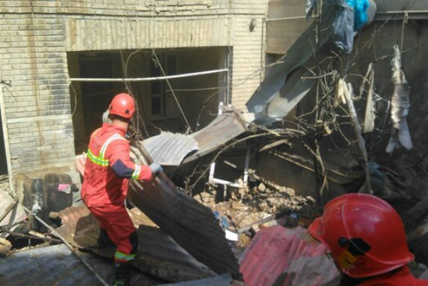 تصاویری از تخریب ساختمان دو طبقه در شهر ری براثر انفجار مواد محترقه +فیلم