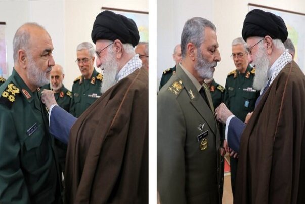 מנהיג המהפכה מעניק למפקד הצבא ולמפקד משמרות המהפכה את עיטור הכיבוש