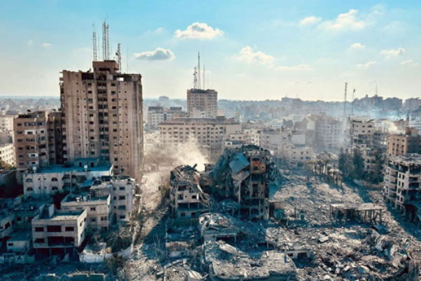 Бойкотировали премию PEN  America, из-за молчания о резне в секторе Газа