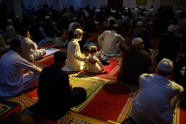 400 imams slam new definition of 'extremism' targeting UK Muslims