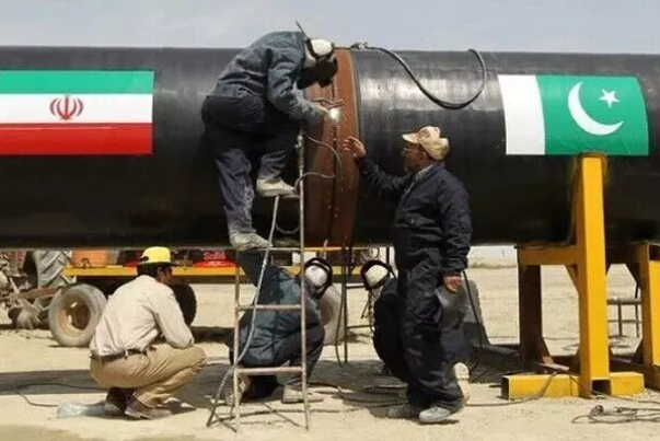 لهذا ترفض أمريكا تنفيذ خط أنابيب نقل الغاز من إيران إلى باكستان