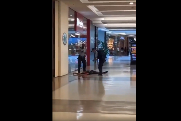حمله با سلاح سرد در یک مرکز خرید در استرالیا