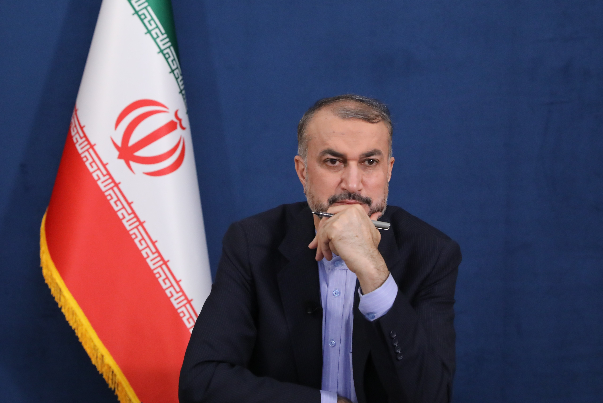 عبداللهيان يهاتف عدداً من نظرائه حول الردّ الإيراني على الإحتلال