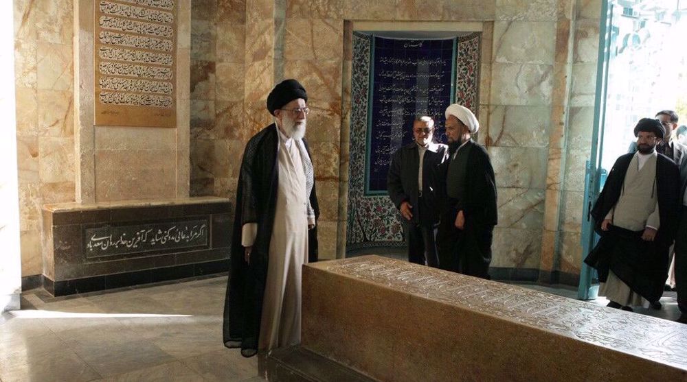 Ayatollah Khamenei exalts great Persian poet on Sadi Day