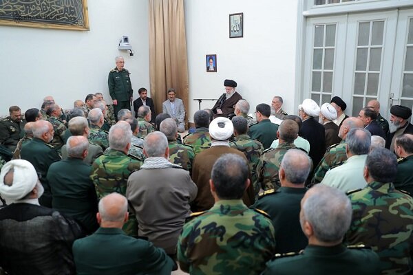 Leader receives commanders of armed forces