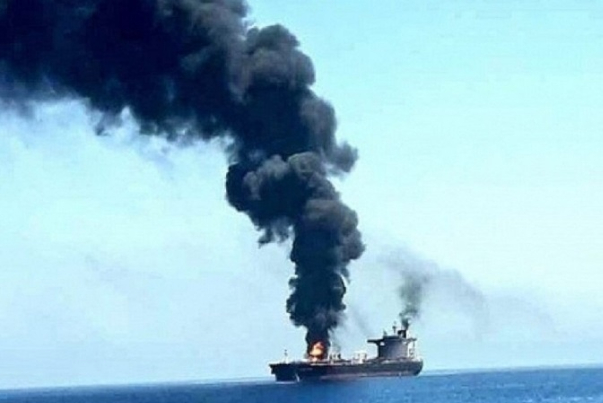Нападение на корабль у берегов Йемена