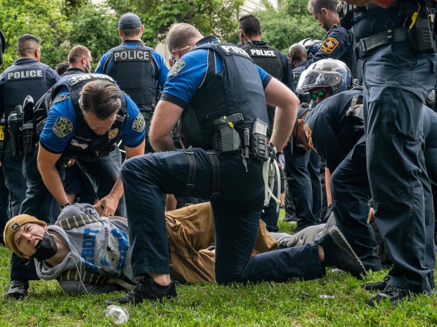 משטרת ארה"ב מתערבת באופן לא פרופורציונלי נגד הפגנות סטודנטים