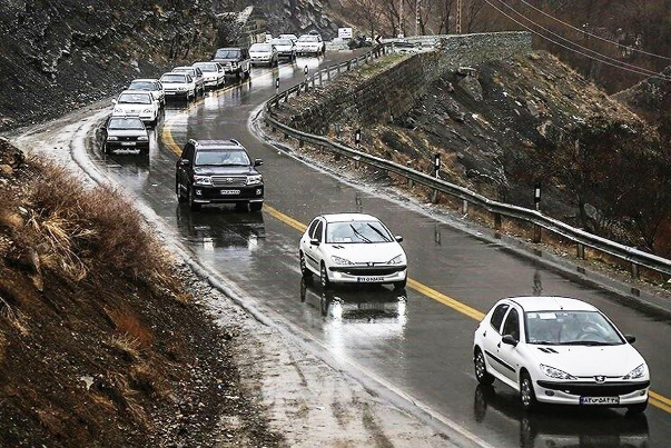 ترافیک سنگین در جاده‌های منتهی به تهران  ادامه دارد