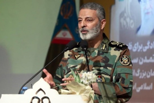 القائد العام للجيش: تهديدات العدو جعلت قواتنا المسلحة أقوى