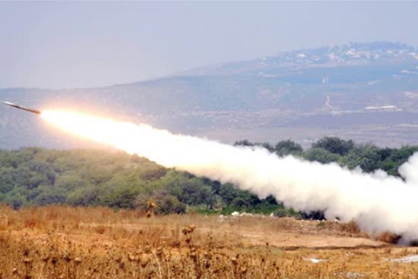 ‏المقاومة الإسلامية تقصف مستعمرة زفلون بصلية ‏صاروخية كبيرة