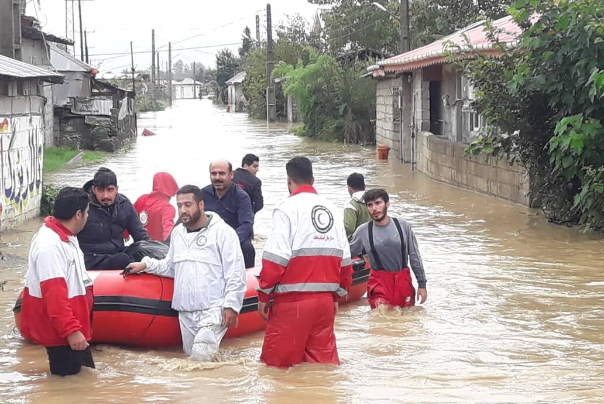 امدادرسانی به 800 هموطن درگیر سیل و آبگرفتگی  در 11 استان