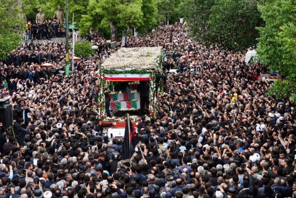 دبلوماسيون اجانب يوقعون سجل التعازي بنيويورك باستشهاد رئيس الجمهورية ووزير الخارجية