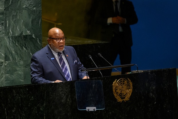 دقيقة صمت بالامم المتحدة تكريما للرئيس الايراني ومرافقيه