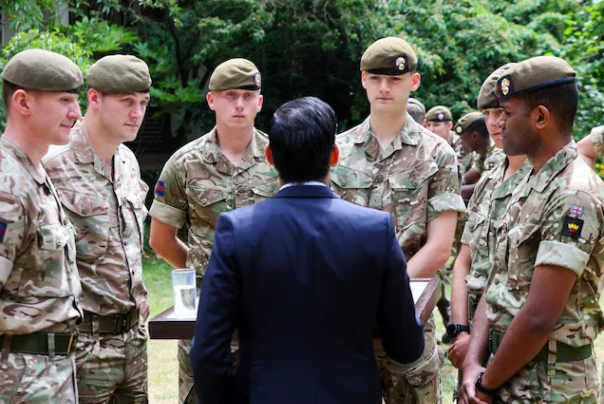 نخست‌وزیر انگلیس به دنبال احیای طرح «سربازی اجباری»