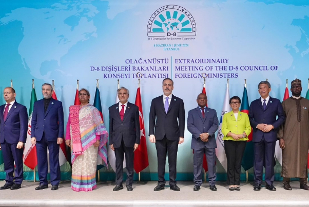 رسالة قمة "دي 8" الاستثنائية لغزة