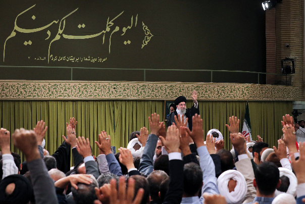 گزارش تصویری |  دیدار اقشار مختلف مردم با رهبر انقلاب در روز عید غدیر