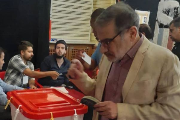Shamkhani casts vote in presidential runoff