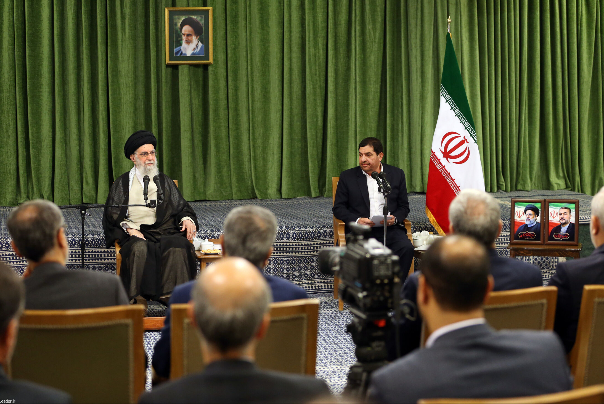 قائد الثورة الاسلامية يستقبل أعضاء الحكومة الـ13